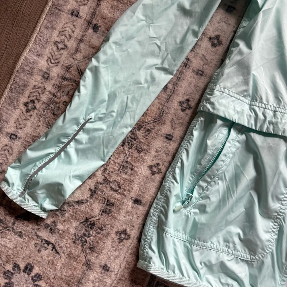 Ivivva girls windbreaker jacket size 14 in blue